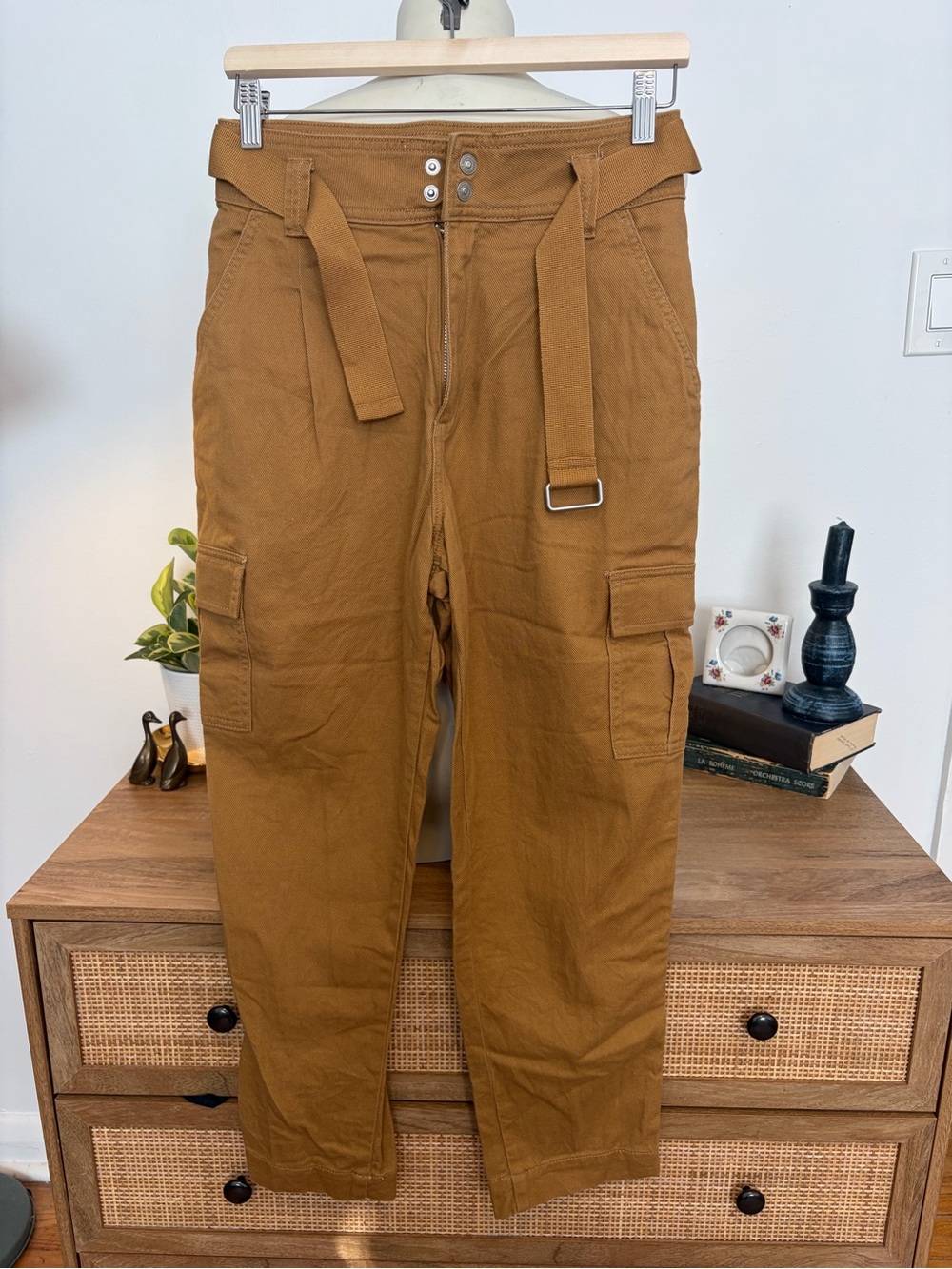 SILVER JEANS CO. Relaxed Cargo Pants Belted Tan Camel - Size 26x27
